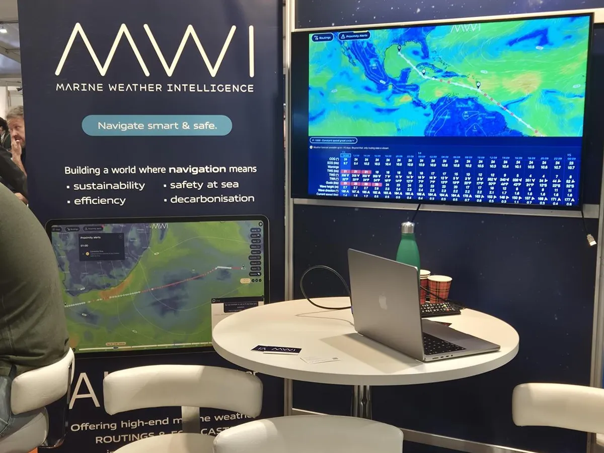 Live demonstration of a Marine Weather Intelligence routing with its detailed weather table
